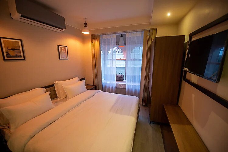 Cozy Retreats OTC By Lal Ghat