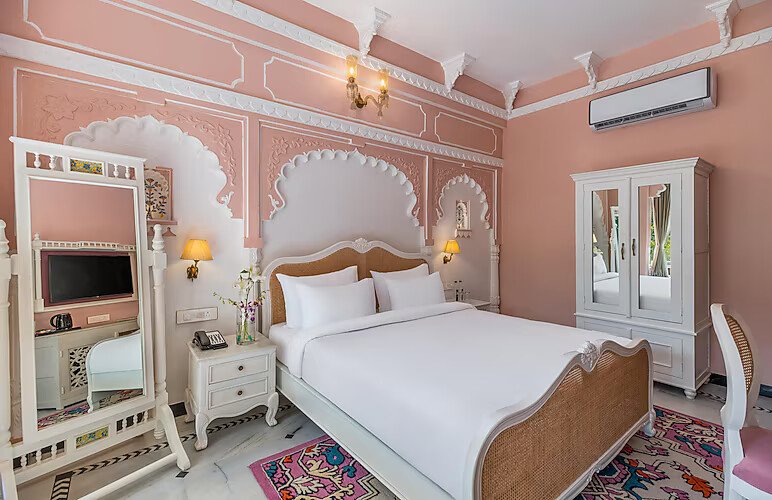 Heritage Luxury Room With Bathtub Oladar Haveli