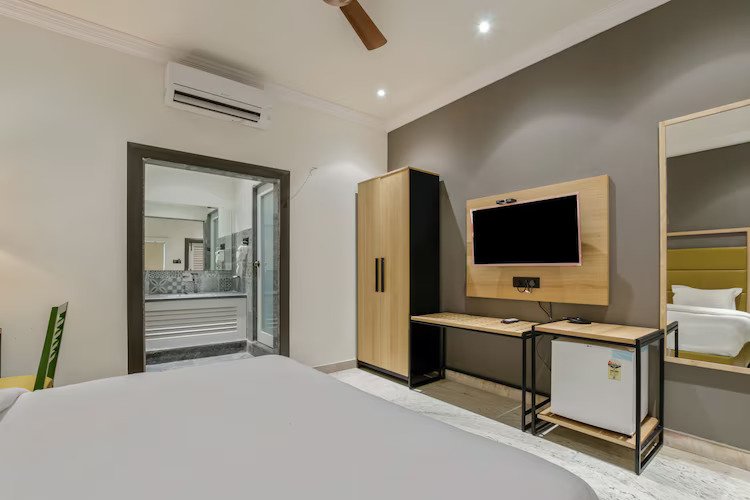 DownTown Executive Room