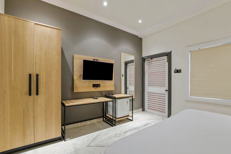 DownTown Executive Room